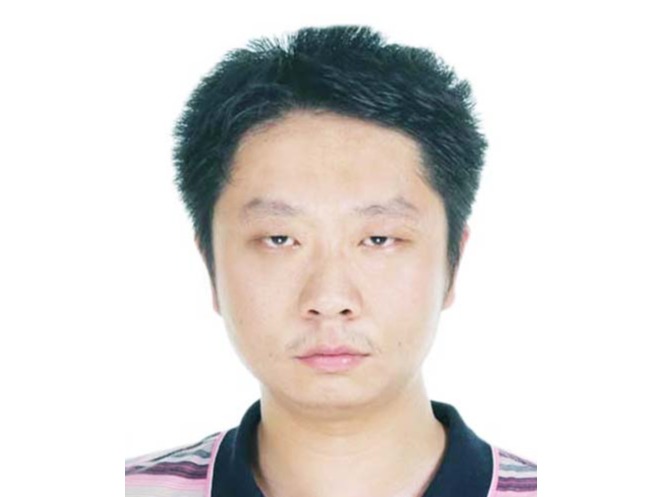 杨  奔